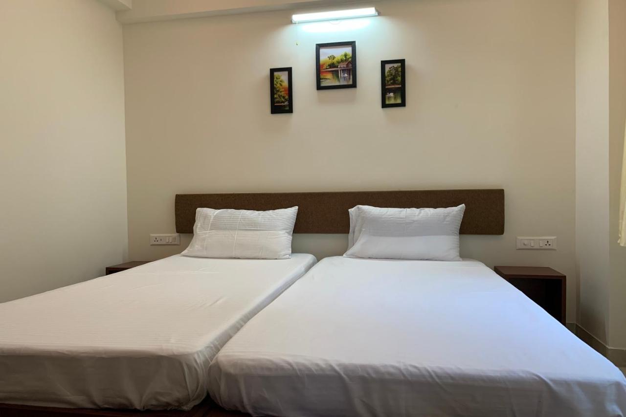 Vennela Hotel Apartments Bangalore Bagian luar foto