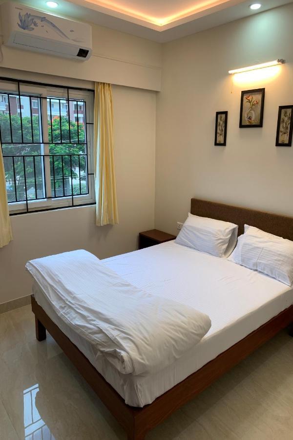 Vennela Hotel Apartments Bangalore Bagian luar foto